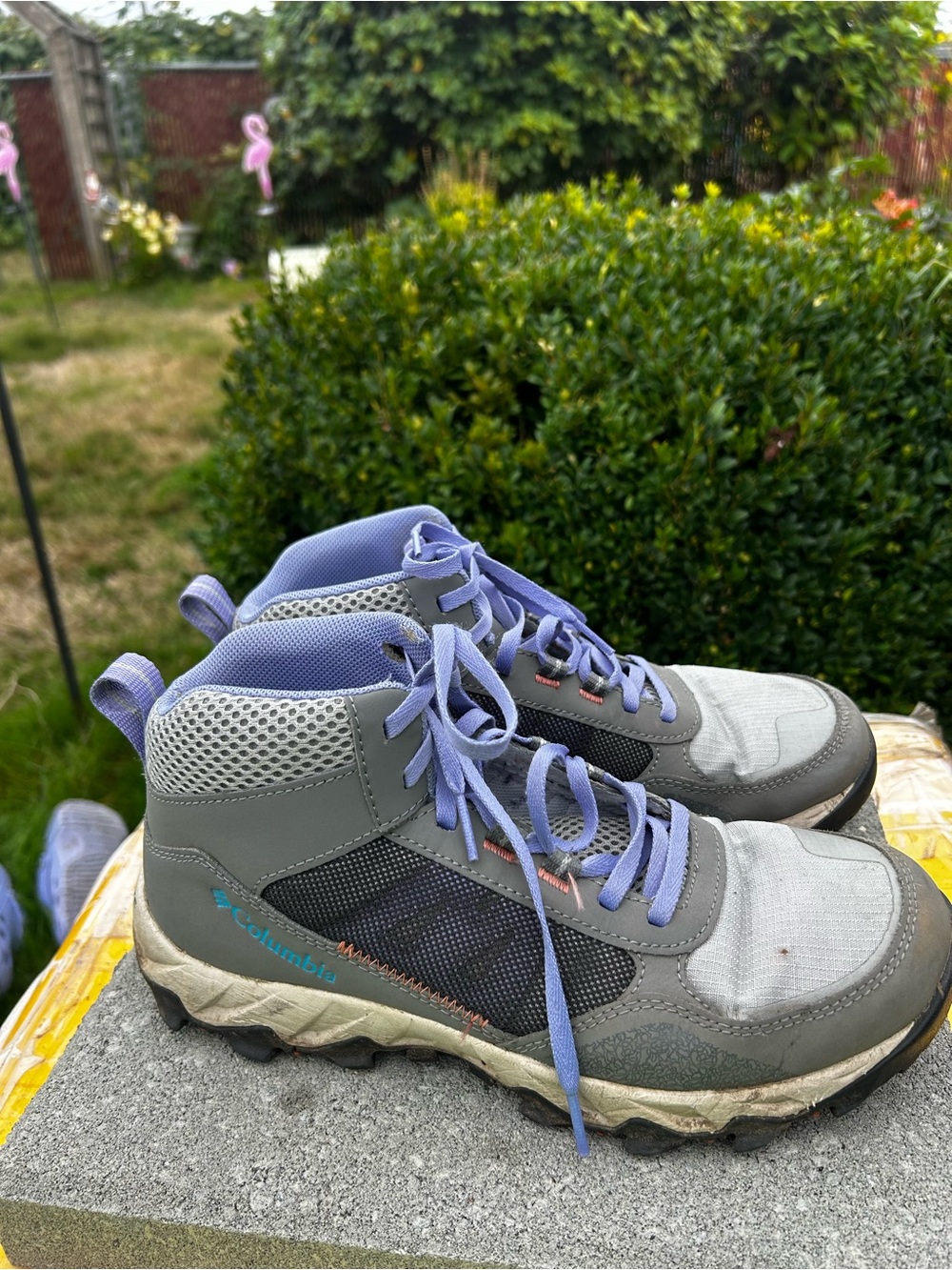 Columbia Women’s Gray Purple Flow Centre  All-Terrain Boots Size 8.5